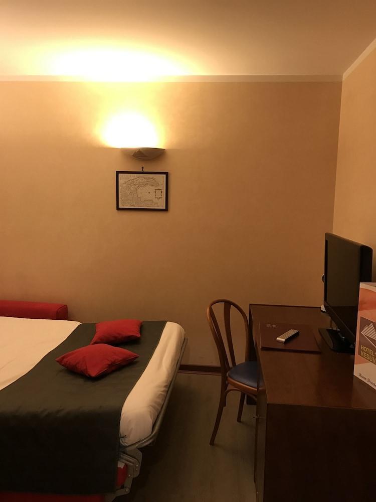 Hotel Vesuvio Lourdes Bagian luar foto